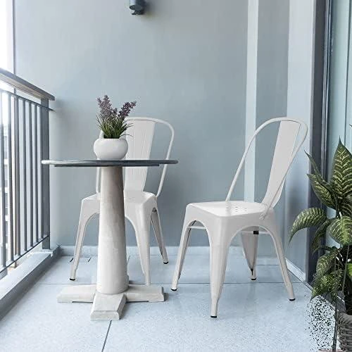Détail de Chaise Bistrot Industrielle Empilable en Métal Blanc Confort