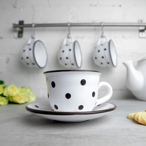 Détail de Tasse, sous-tasse café, thé, blanche, pois noirs, céramique artisanale