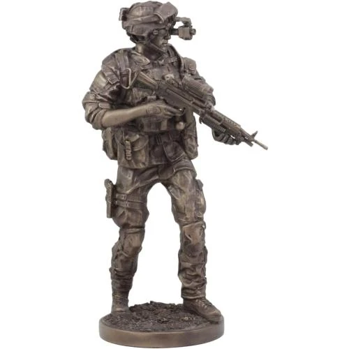 Détail de Sculpture Statue Soldat Mission Nuit Covert Ebros Gift
