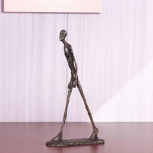 Détail de NILEEBUKER Statue Giacometti Bronze Homme Marchant Abstrait
