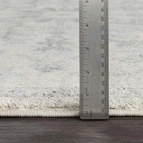 Détail de Tapis Surya Asmara Vintage Gris Clair pour Tout Intérieur Chic