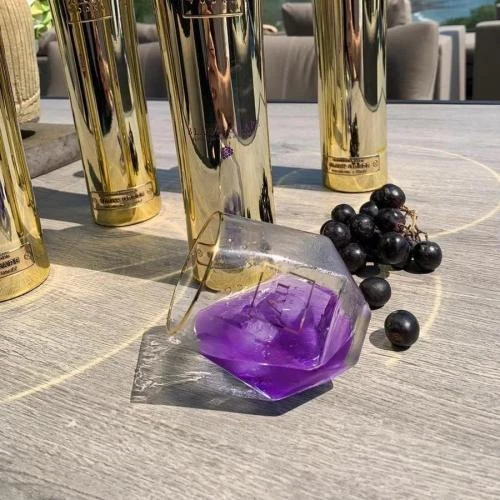 Détail de Au 79 Vodka Verre Diamant, Élégance, Design Unique