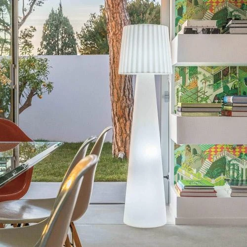 Zoom sur Lampadaire design extérieur Lumisky, éclairage LED puissant