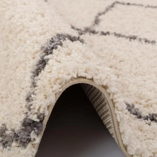 Zoom sur Tapis Shaggy Losange Blanc Casse, Pergamon