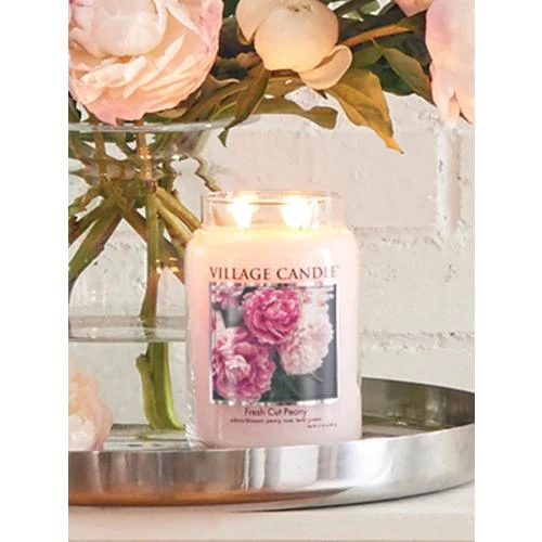 Zoom sur Bougie parfumée Village Candle, pivoine fraîche, verre 760 ml