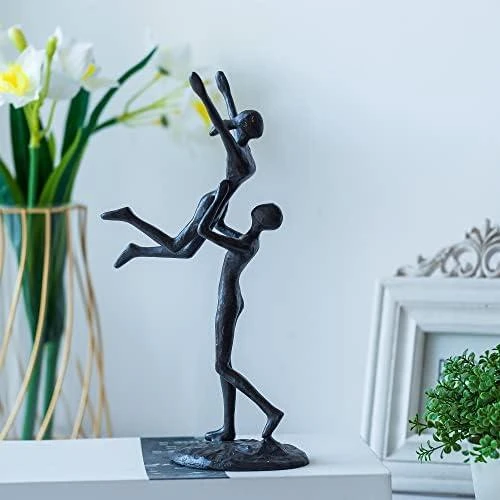 Zoom sur Figurine de Couple Vintage en Métal pour Décoration Intérieure