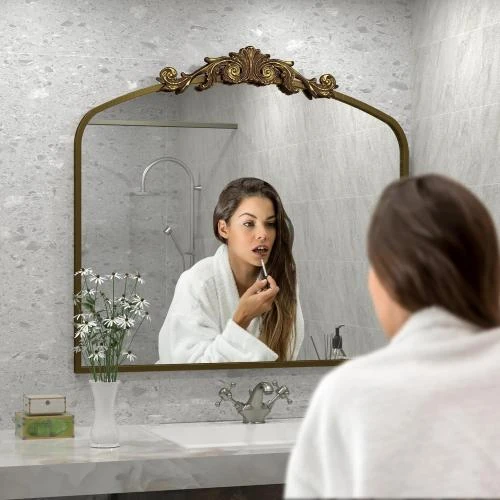 Détail de Miroir antique doré SMIROR, style vintage baroque