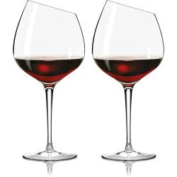 Verres à vin Bourgogne, verre soufflé à la bouche en situation