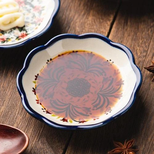 Détail de Assiettes porcelaine, lot 4, motif floral exotique