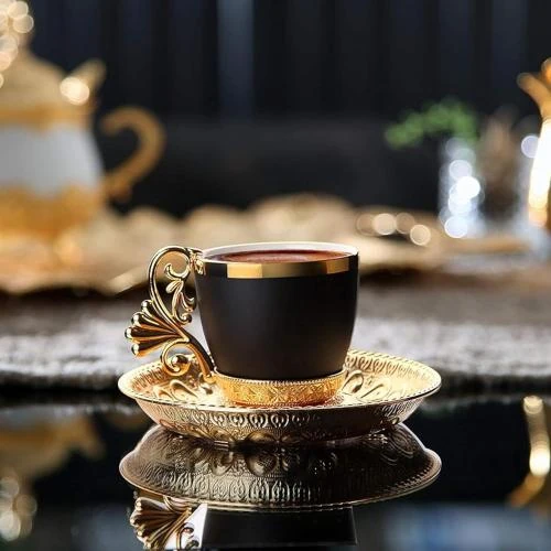 Zoom sur Tasses à café expresso porcelaine, motifs turcs, doré noir