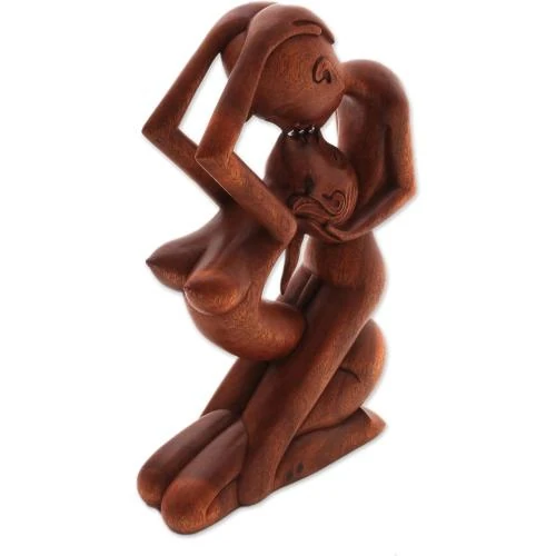 Zoom sur Sculpture Suar Marron Romantique, Embrassant, Décoration