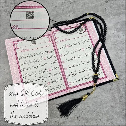 Zoom sur Coffret Cadeau Islamique Yaqeen, Coran, Tapis, Tasbeeh