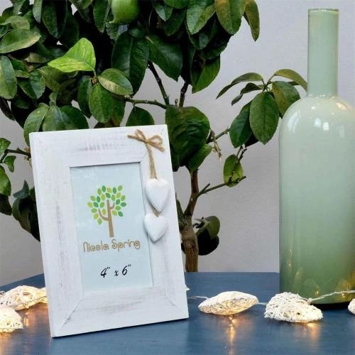 Zoom sur Cadres Photo Bois Blanc Coeurs Rouges Nicola Spring