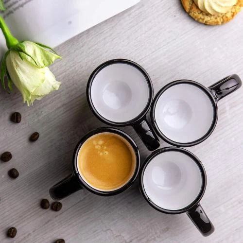 Zoom sur City To Cottage, Ensemble 4 Tasses Expresso Noires Pois Blancs