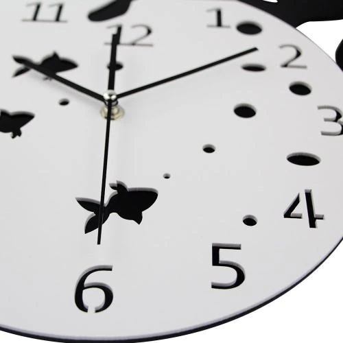 Zoom sur Horloge Murale Timelike, Design Poisson, Décoration Créative