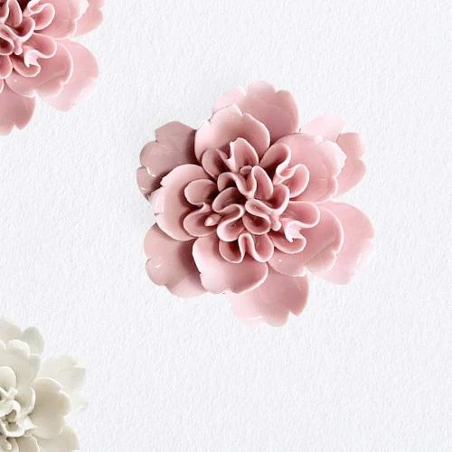 Zoom sur Fleurs décoratives céramique 3D suspendues Insiswiner, rose