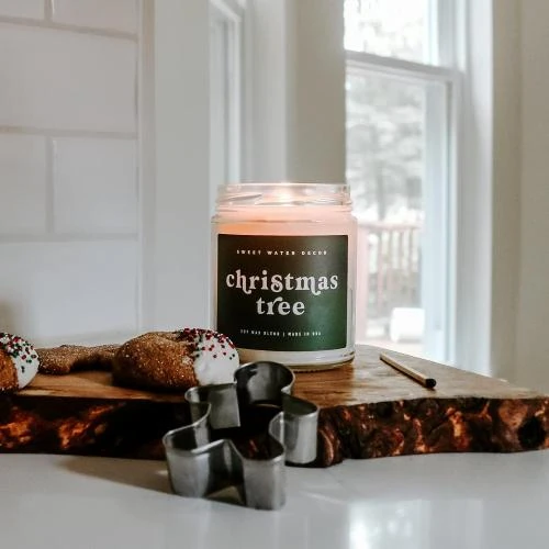 Zoom sur Bougie soja Sweet Water Decor sapin Noël, parfum pin, menthe