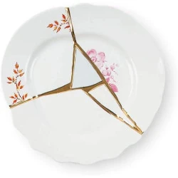 Assiette fruits porcelaine, or 24 carats, SELETTI en situation