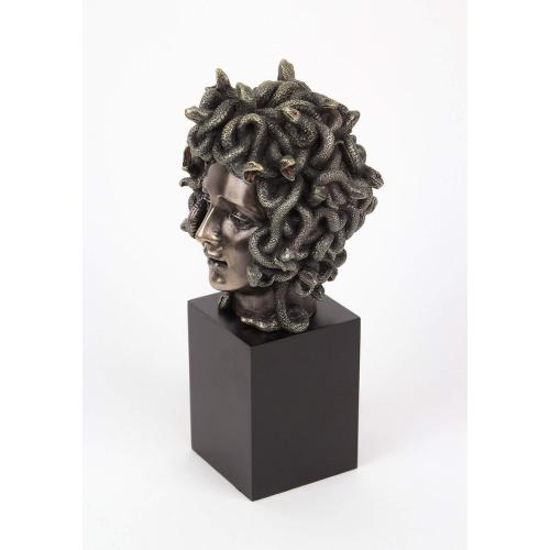 Présentation de Sculpture Tête de Méduse Résine Bronze Veronese Design en situation