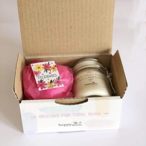 Détail de Coffret cadeau fête des mères, bougie parfumée, cartes
