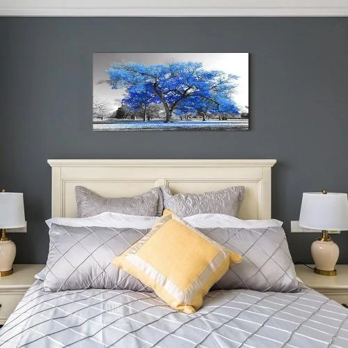 Zoom sur Art mural contemporain, peinture arbre noir blanc, paysage bleu