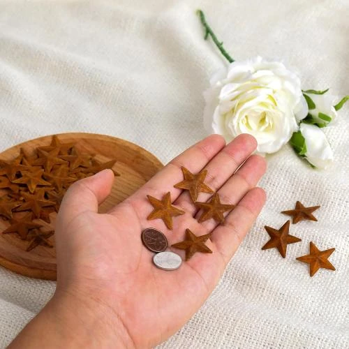 Zoom sur Mini étoiles en métal rouillées, lot de 30, décorations vintage