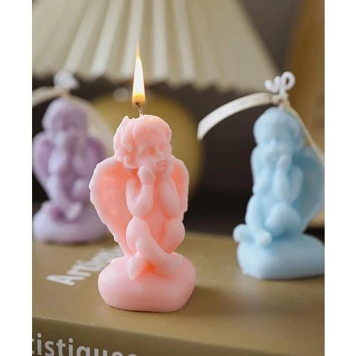Détail de Bougie parfumée ange mignon, cire de soja rose, décorative