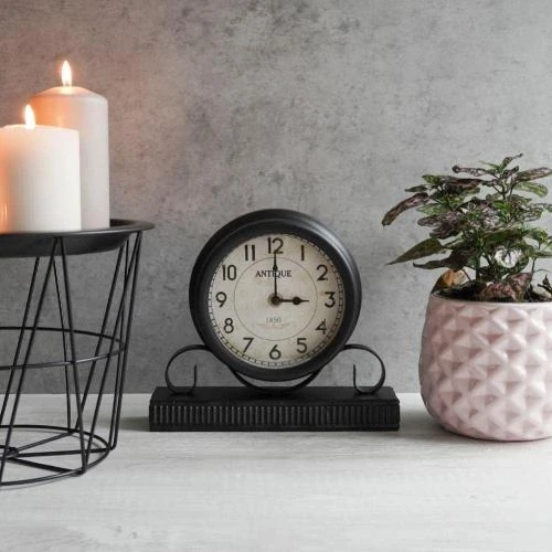 Détail de Horloge de table rétro métal noir, style vintage