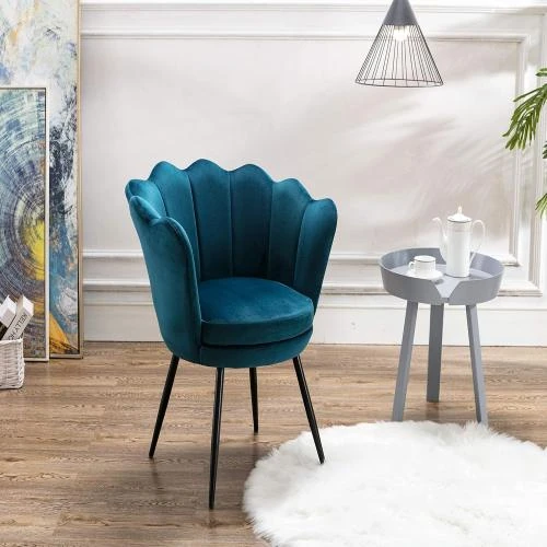 Détail de Chaise Coquillage Confortable Wahson en Fausse Fourrure avec Pieds Dorés