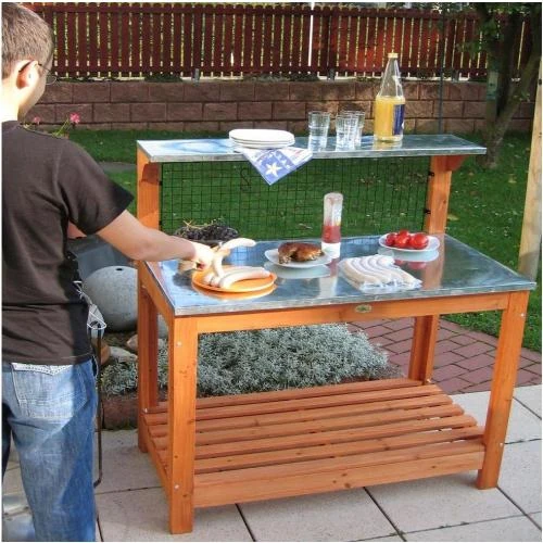 Zoom sur Table de Jardin Habau, Plan de Travail Pratique, Durable