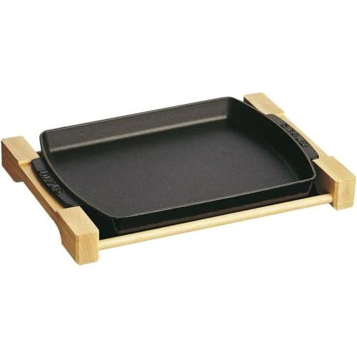 Assiette Fonte STAUB, Support Bois, Rectangulaire, Noir Mat - Vue principale