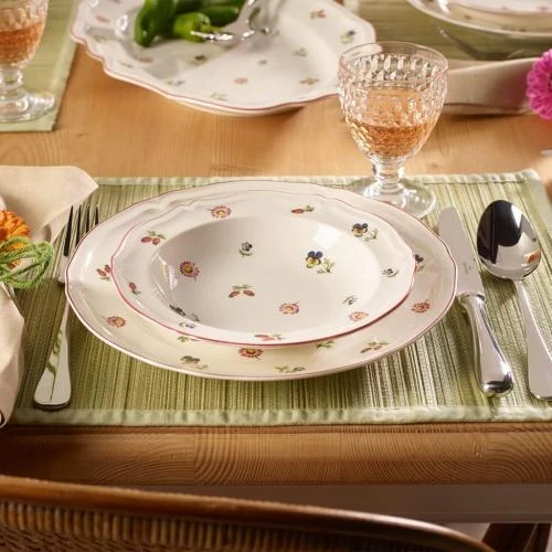 Zoom sur Assiette Plate Porcelaine Rouge Villeroy Boch