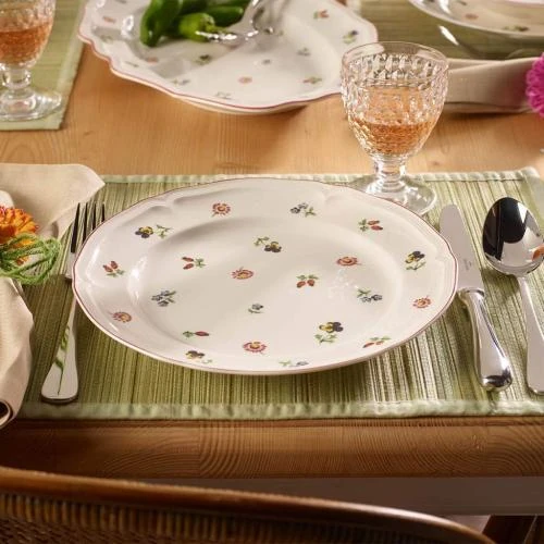 Détail de Assiette Plate Porcelaine Rouge Villeroy Boch