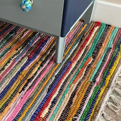 Tapis chindi multicolore commerce équitable, décoration intérieure - Vue principale