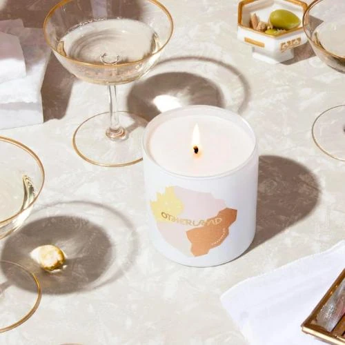 Détail de Bougie parfumée champagne OTHERLAND, cire végétalienne, luxe