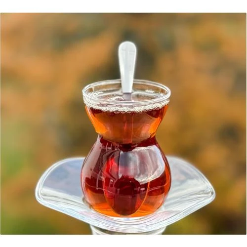 Service à thé turc Lina Sultan, 6 verres, soucoupes, cuillères - Vue principale