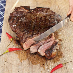 Couteaux steak, pizza Villeroy Boch, acier inoxydable, noyer en situation