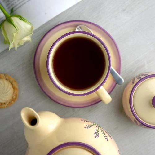 Zoom sur Tasse sous tasse café thé beige motif lavande céramique
