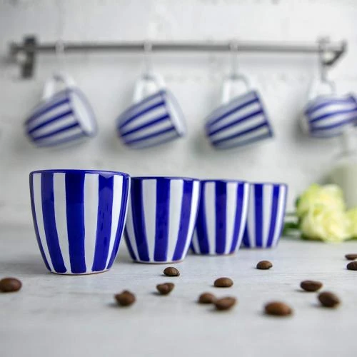 Détail de Tasses à Expresso Rayées Bleu Marine, Céramique Artisanale