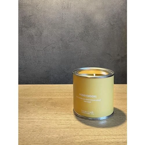Zoom sur Bougie Parfumée Bacana Candle, Miel, Cadeau Original