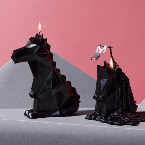 Zoom sur Bougie Dragon Squelette Noir Pyropet, Design Unique