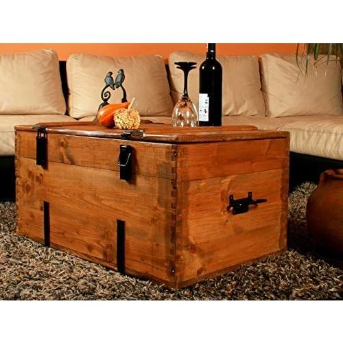 Zoom sur Coffre en Bois Vintage, Table Basse Rétro, Coffre de Rangement Rust