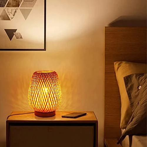 Détail de Petite Lampe de Table en Bambou Boho - Éclairage de Chevet Tissé