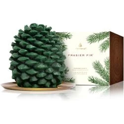 Bougie moulée Thymes Fraiser, parfum pomme de pin