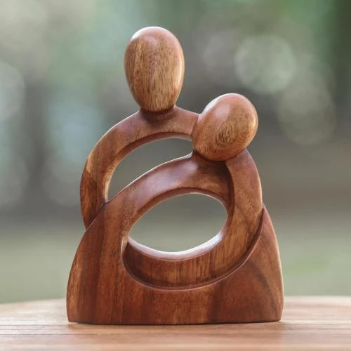 Détail de Sculpture romantique bois marron, Eternity of Love