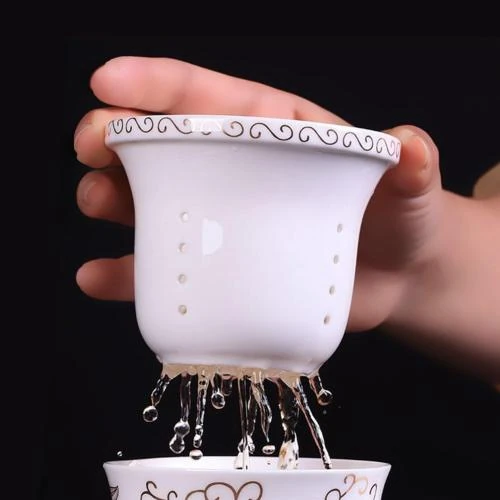 Zoom sur Tasse en porcelaine, couvercle, soucoupe, infuseur, Jingdezhen