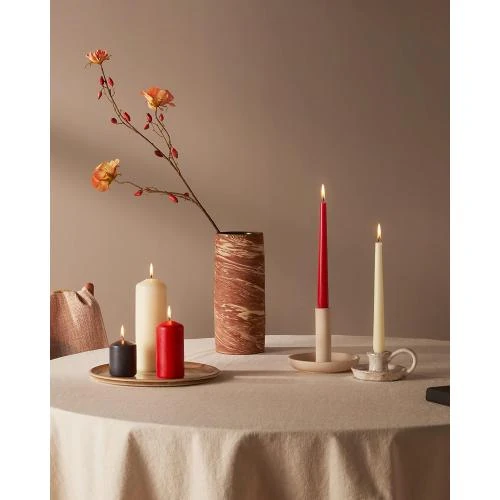 Zoom sur Bougies piliers lisses rouges, lot 10, cire végétale