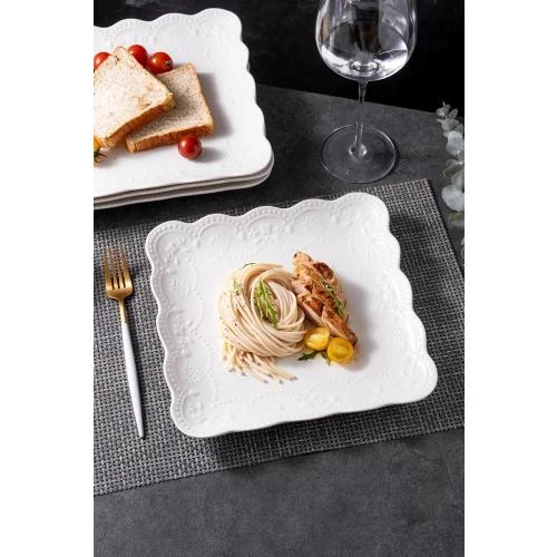 Zoom sur Assiettes carrées porcelaine blanche gaufrée CLAY TONIC