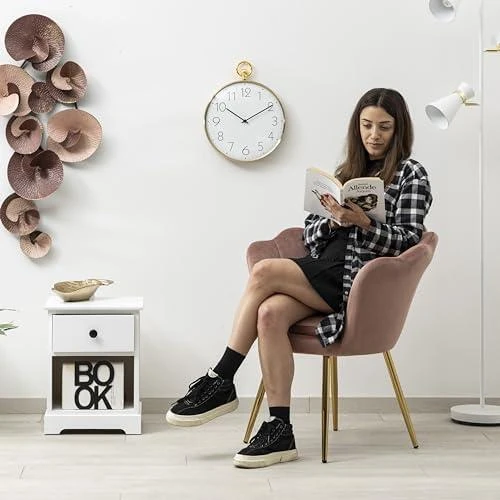 Détail de Fauteuil en Velours Coquillage avec Pieds Dorés - Confort et Style Pour Salon