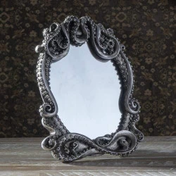 Miroir gothique steampunk, décoration maison, cadre artisanal en situation